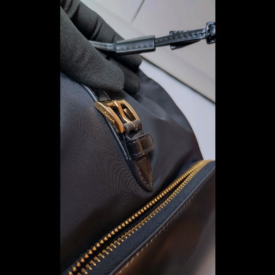 Prada 新款再生尼龍布+皮革黑色後背包-28