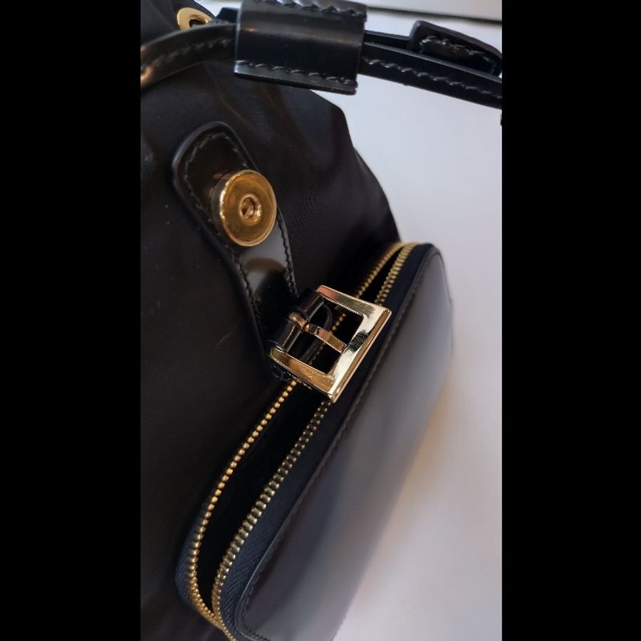 Prada 新款再生尼龍布+皮革黑色後背包-29
