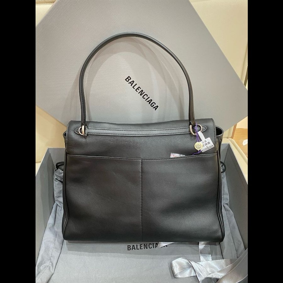 Balenciaga巴黎世家 Rodeo黑銀中號
黑色牛皮 可手提可斜挎 超好搭配-6