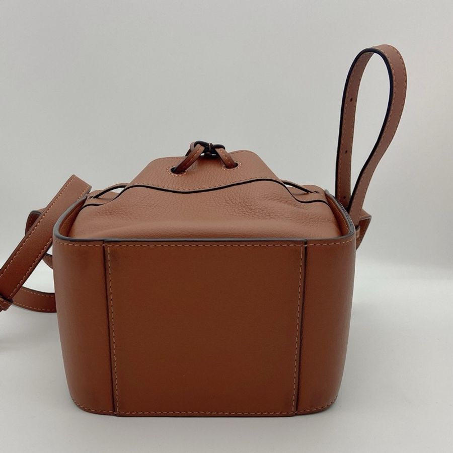 99新LOEWE羅意威 Hammock迷你mini 焦糖色吊床包 尺寸16*10*15-4