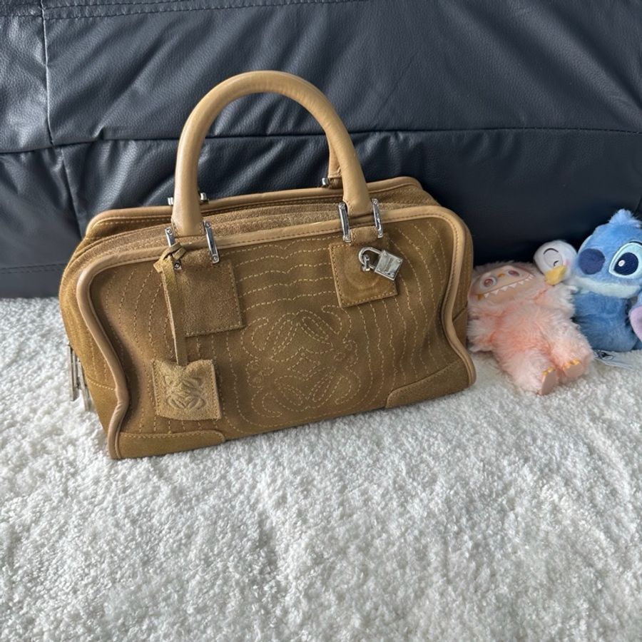 Loewe羅意威 卡其色麂皮拼皮Amazona28手提包 配件:鎖頭 鑰匙都在 尺寸:28×14×17cm-0