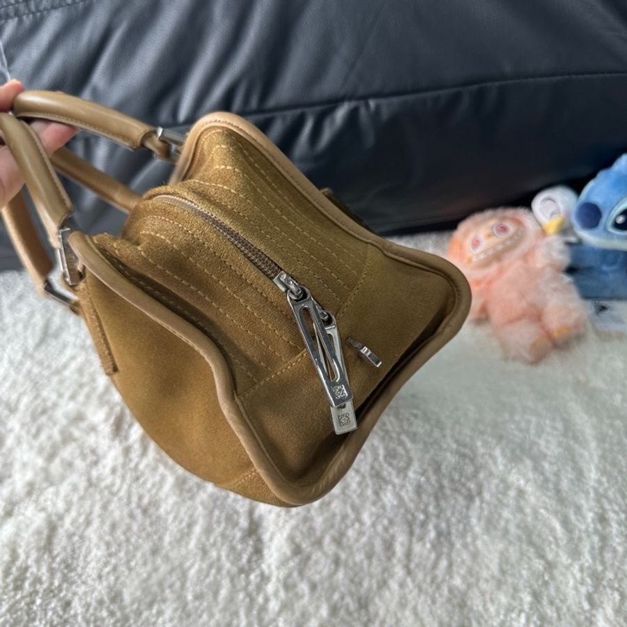Loewe羅意威 卡其色麂皮拼皮Amazona28手提包 配件:鎖頭 鑰匙都在 尺寸:28×14×17cm-3