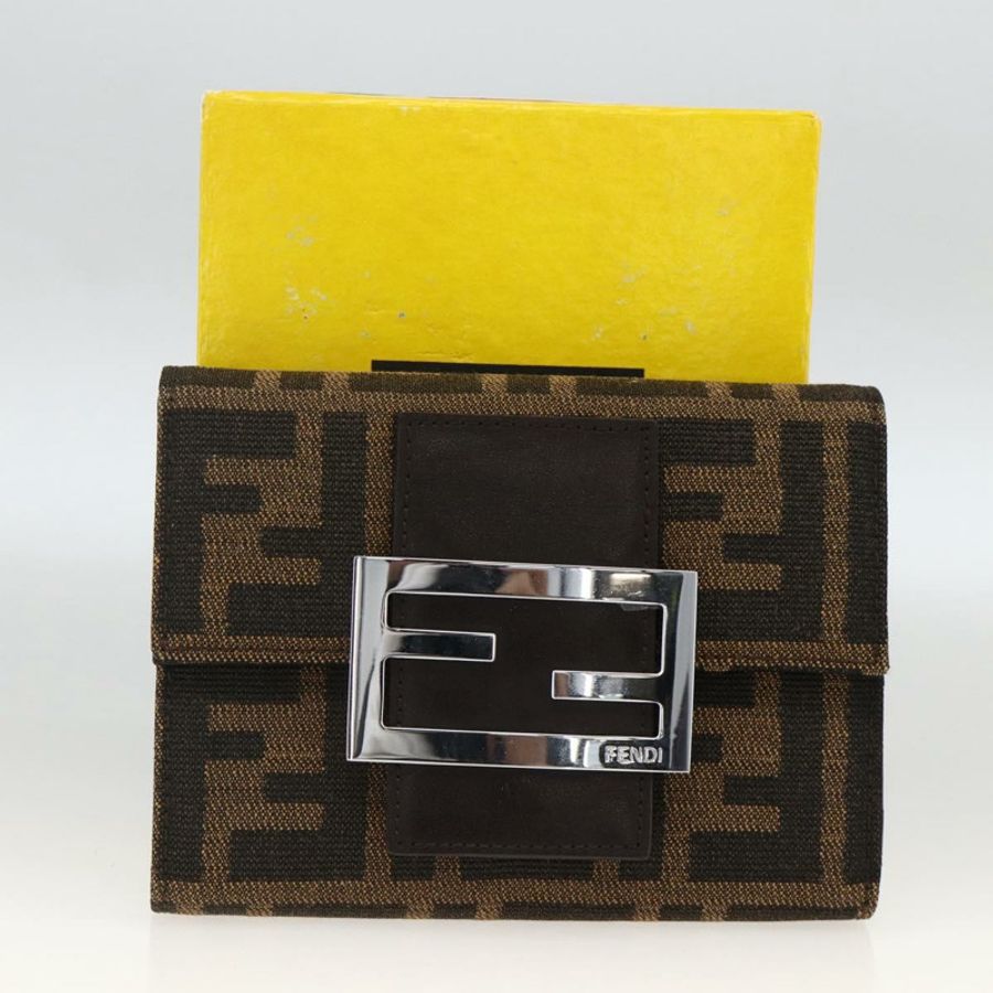 【日本直送】FENDI Zucca 帆布皮夾黑棕色正品 ki6616V-11