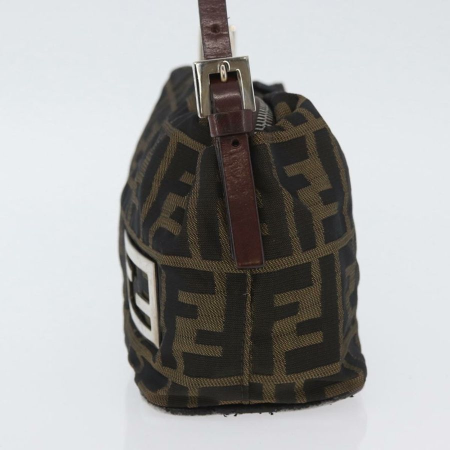 【日本直送】FENDI Zucca帆布單肩包 棕色/黑色 正品 YKZ748-2