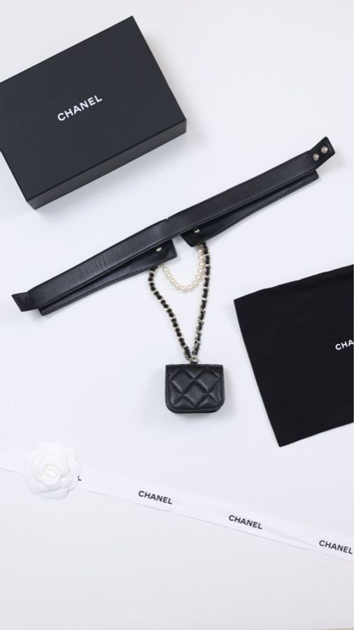 Chanel 22A高级手工坊系列黑金珍珠小羊皮衣领包-2