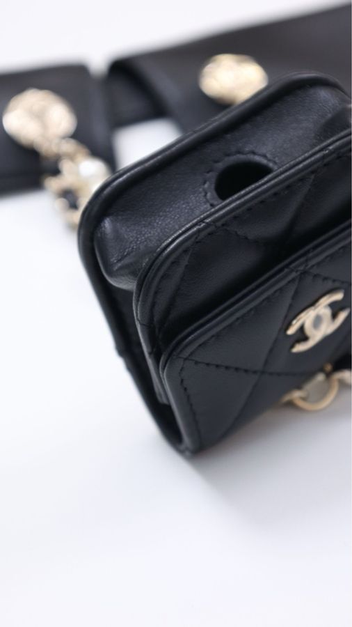 Chanel 22A高级手工坊系列黑金珍珠小羊皮衣领包-18