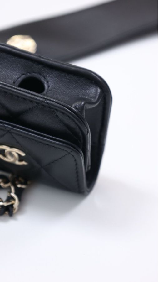 Chanel 22A高级手工坊系列黑金珍珠小羊皮衣领包-21