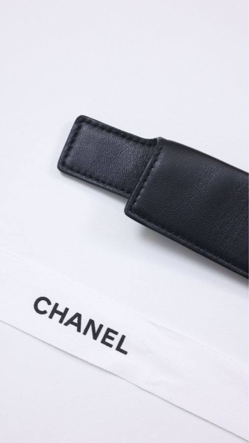Chanel 22A高级手工坊系列黑金珍珠小羊皮衣领包-29
