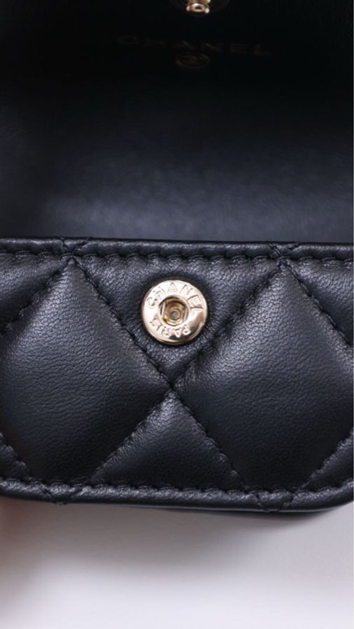 Chanel 22A高级手工坊系列黑金珍珠小羊皮衣领包-33