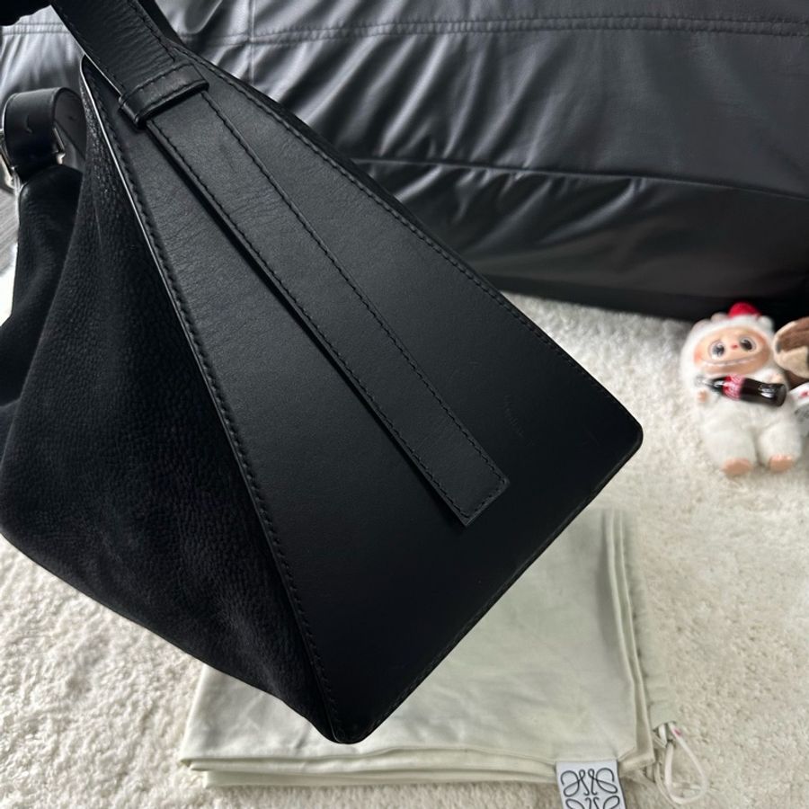 Loewe黑銀麂皮berlingo牛皮單肩斜挎包 男女同款 配件:防塵袋 尺寸:31×43×21。-2