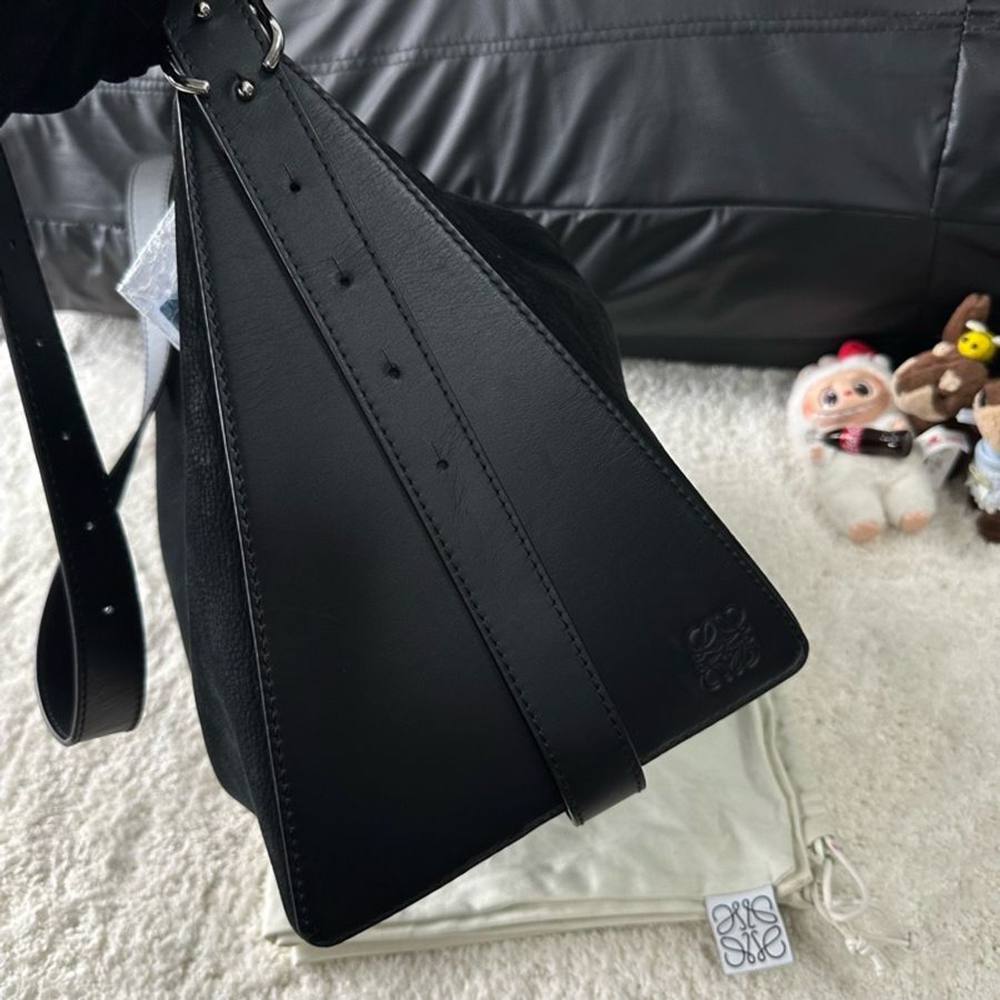 Loewe黑銀麂皮berlingo牛皮單肩斜挎包 男女同款 配件:防塵袋 尺寸:31×43×21。-3