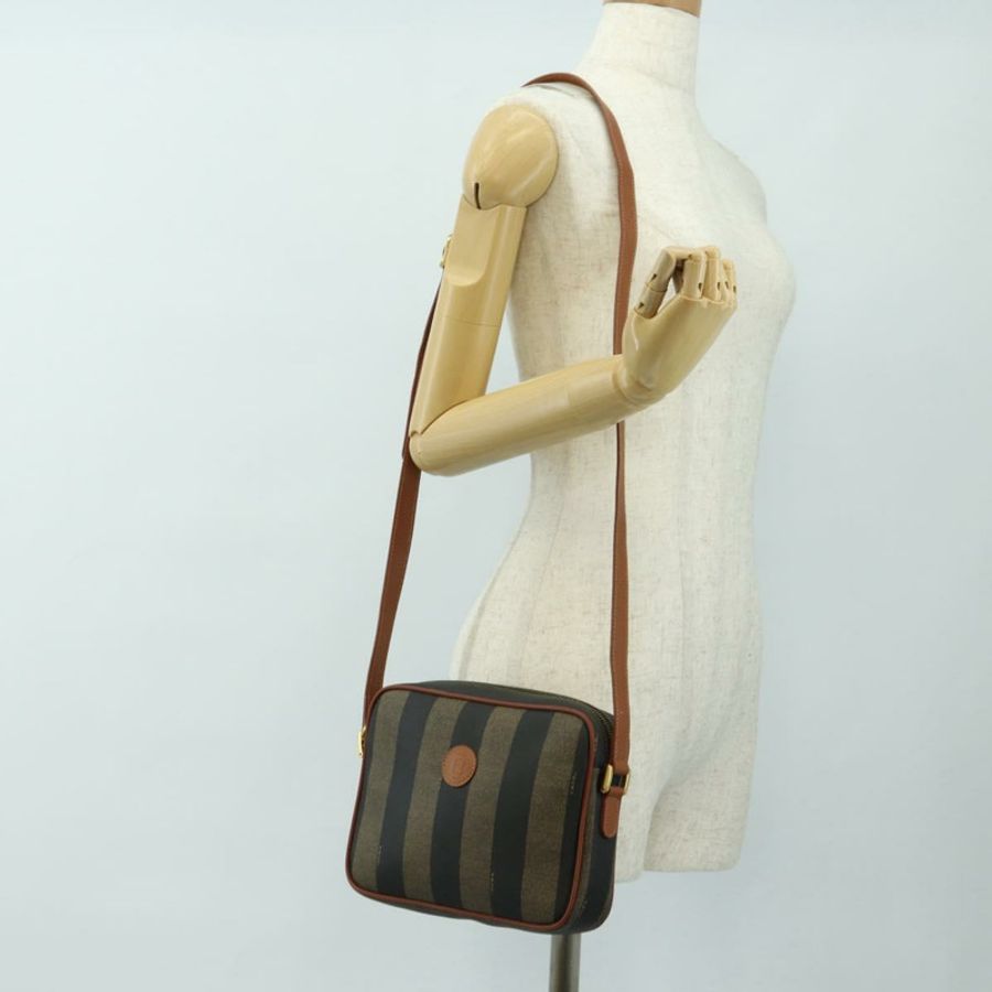 【日本直送】FENDI 胡桃色帆布單肩包 PVC 棕色黑色 正品 ki6658V-24