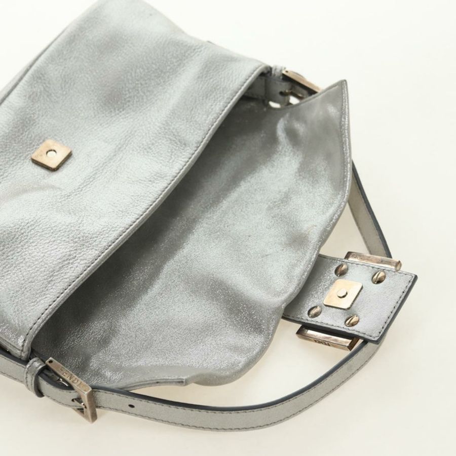 【日本直送】FENDI 鑲鑽 Mamma Baguette 單肩包 皮革 銀色 正品 yk20386SM-19