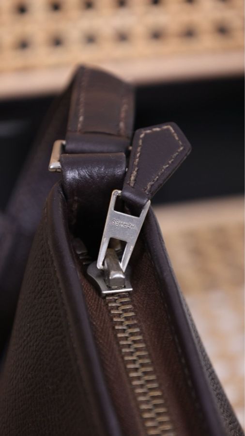 Hermes Herlingot勃艮第红牛皮三角单肩包-13