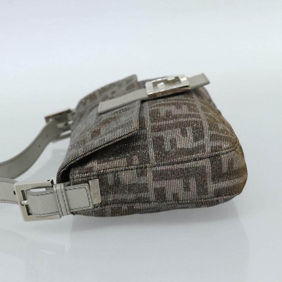 【日本直送】FENDI Zucca 帆布鑲鑽 Mamma Baguette 單肩包 銀色 正品 yk20474SM-2