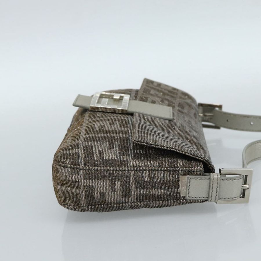 【日本直送】FENDI Zucca 帆布鑲鑽 Mamma Baguette 單肩包 銀色 正品 yk20474SM-3