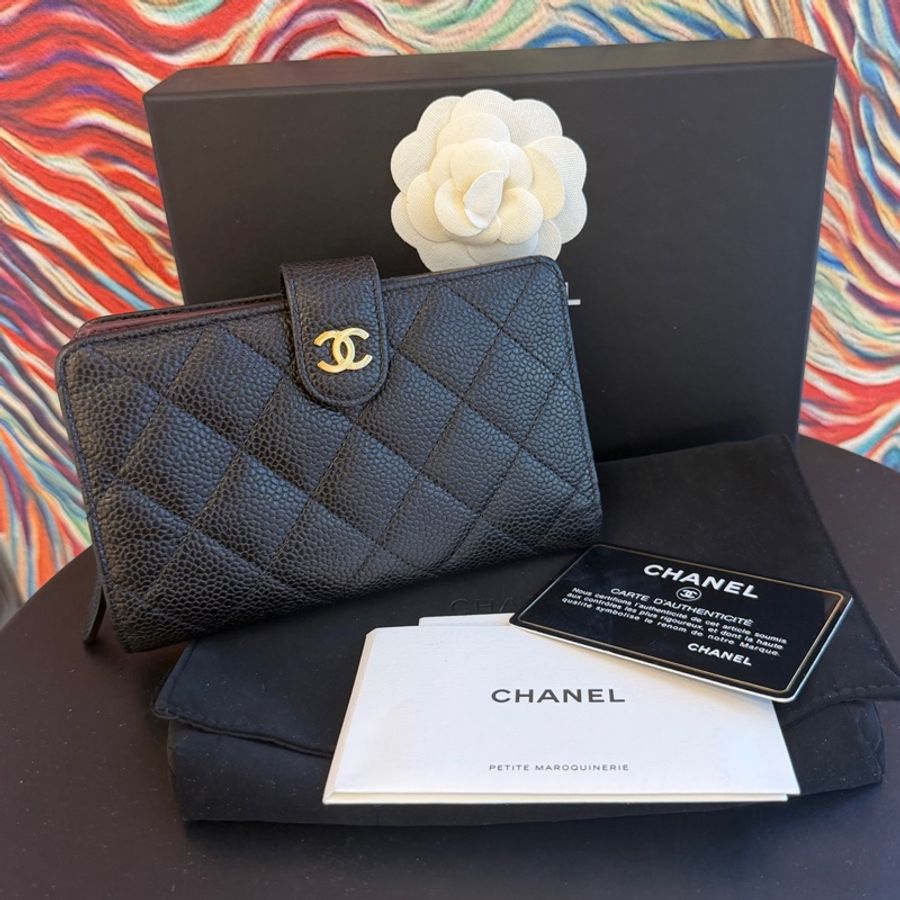 Chanel香奈兒黑金荔枝皮短款錢包,22開,經典菱格紋,金色logo-0