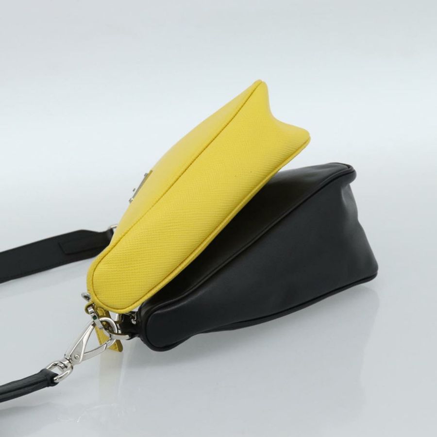 【日本直送】PRADA 三角形肩背包 皮革 黑色 黃色 正品 ka4743SM-2