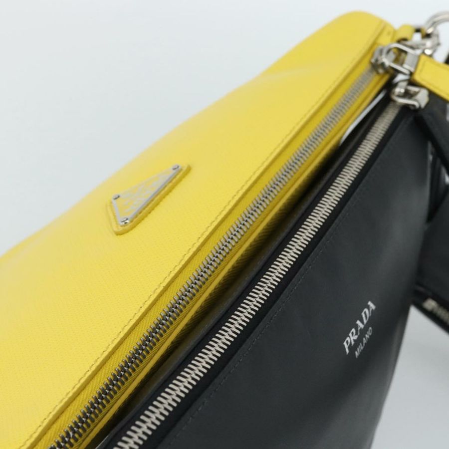 【日本直送】PRADA 三角形肩背包 皮革 黑色 黃色 正品 ka4743SM-5