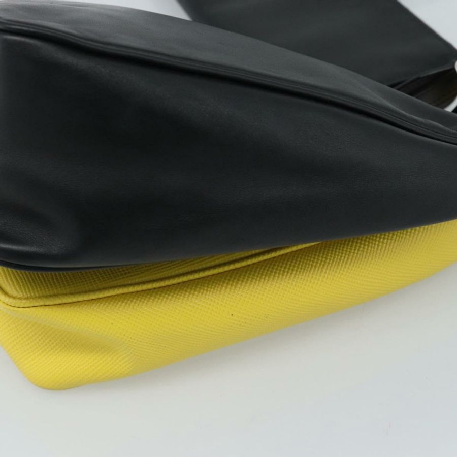 【日本直送】PRADA 三角形肩背包 皮革 黑色 黃色 正品 ka4743SM-18