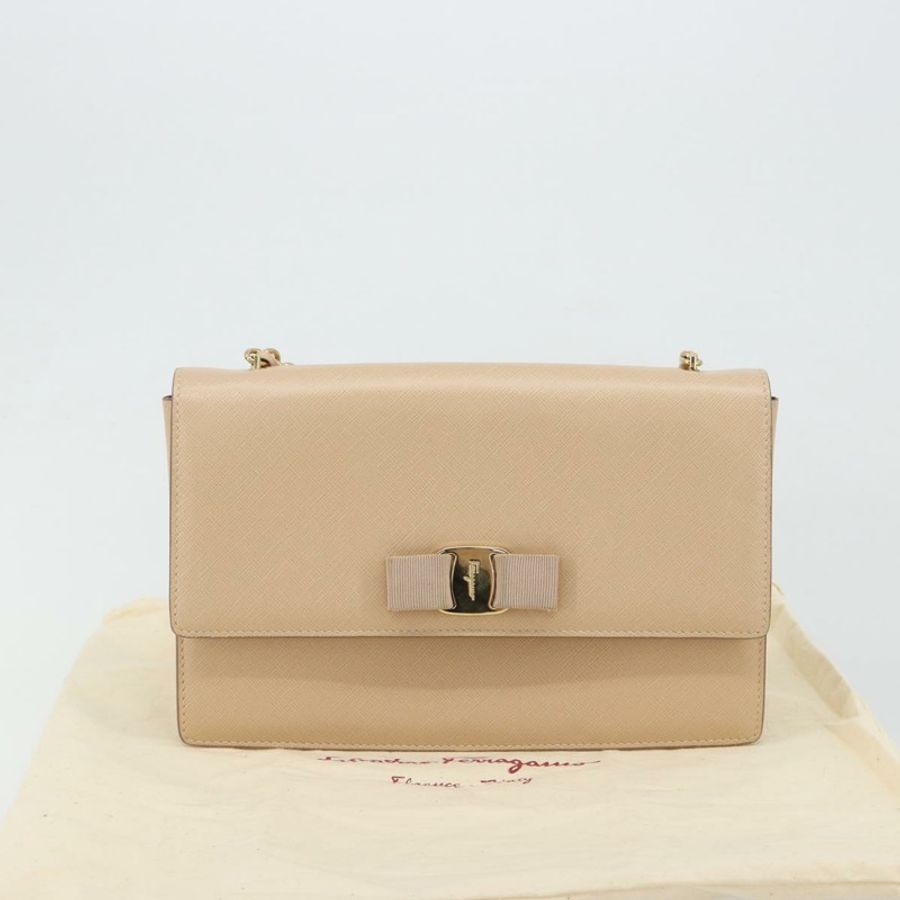 【日本直送】Salvatore Ferragamo 鏈條單肩包 皮革 米色 金色 正品 ki6669V-11