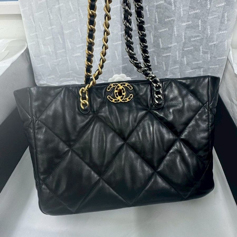 全新全配🖤✨#香奈兒 #黑金19bag托特大號 #有購證晶片 #秀妍上身款-4
