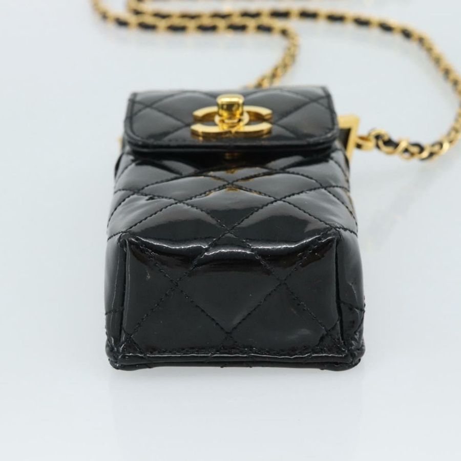 【日本直送】香奈兒 (CHANEL) Matelasse Chain 手機殼,漆皮材質,黑色金色雙C標誌,型號 mr2771V-4