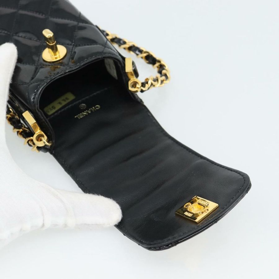 【日本直送】香奈兒 (CHANEL) Matelasse Chain 手機殼,漆皮材質,黑色金色雙C標誌,型號 mr2771V-9