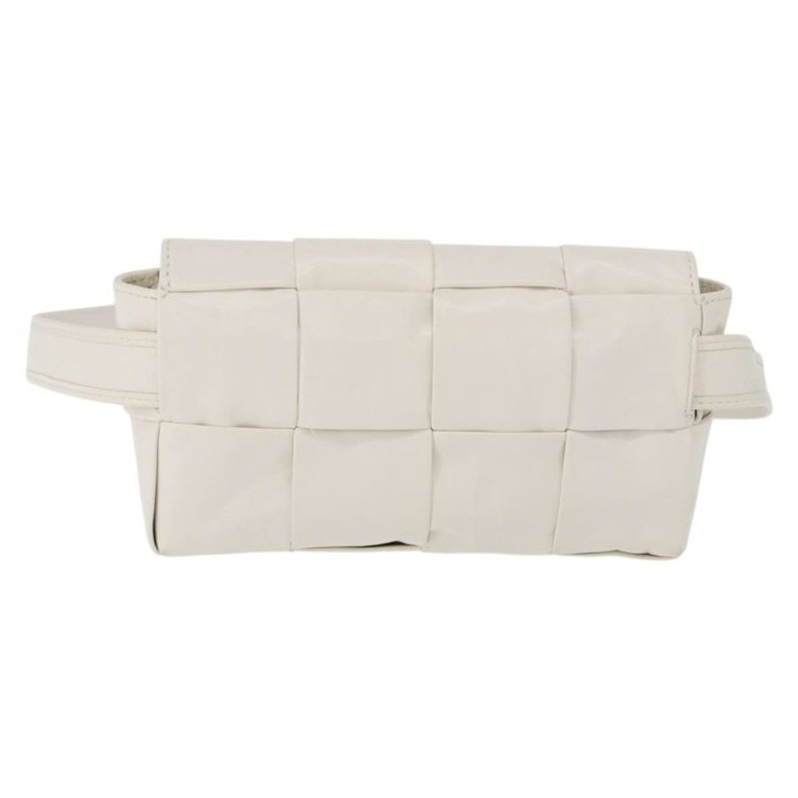 【日本直送】BOTTEGA VENETA MAXI INTRECCIATO 盒式包皮白色銀色正品 bs36173A-1