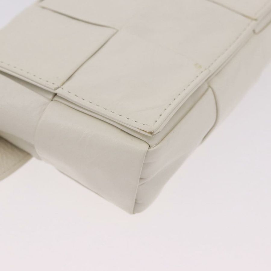 【日本直送】BOTTEGA VENETA MAXI INTRECCIATO 盒式包皮白色銀色正品 bs36173A-7
