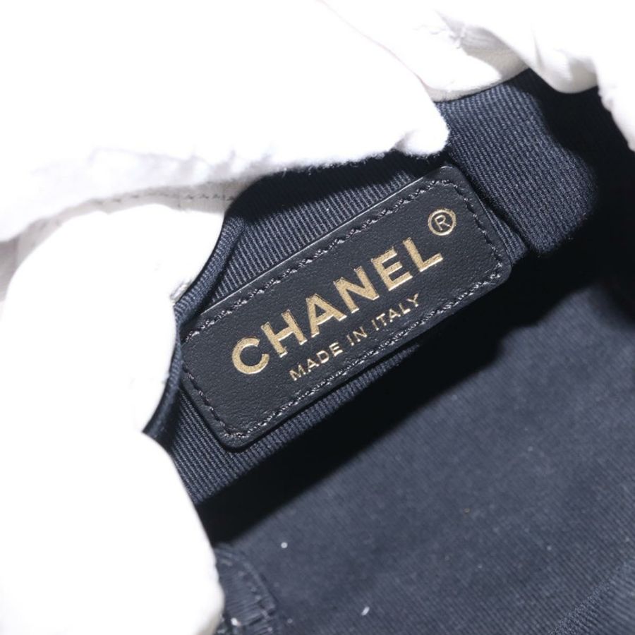 【日本直送】香奈兒 (CHANEL) 絎縫鏈條肩背包,羊皮材質,白色金色雙C標誌,正品編號 ka5241M-16