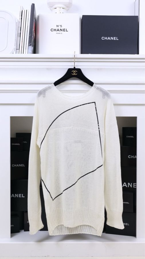 Chanel 12年奶白色针织毛衣-0