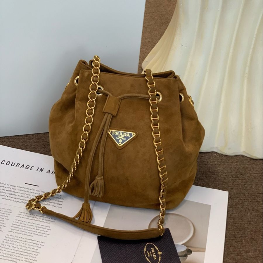 Prada • 金棕色麂皮流蘇抽繩水桶包-3