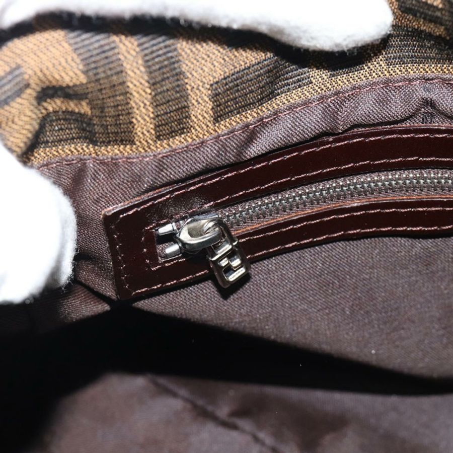 【日本直送】FENDI Zucca帆布Mamma Baguette單肩包 棕色/黑色 正品 BA14486V-20