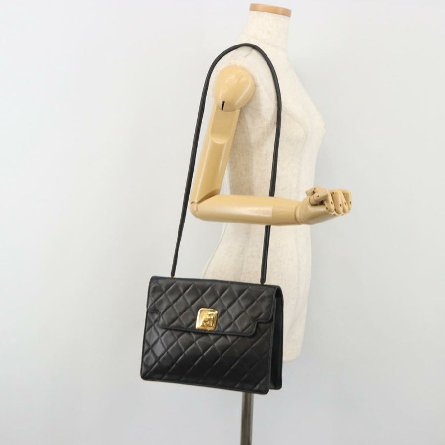【日本直送】香奈兒 (CHANEL) 絎縫鏈條單肩包,羊皮材質,黑色,金色雙C標誌,正品編號 bs36306V-25