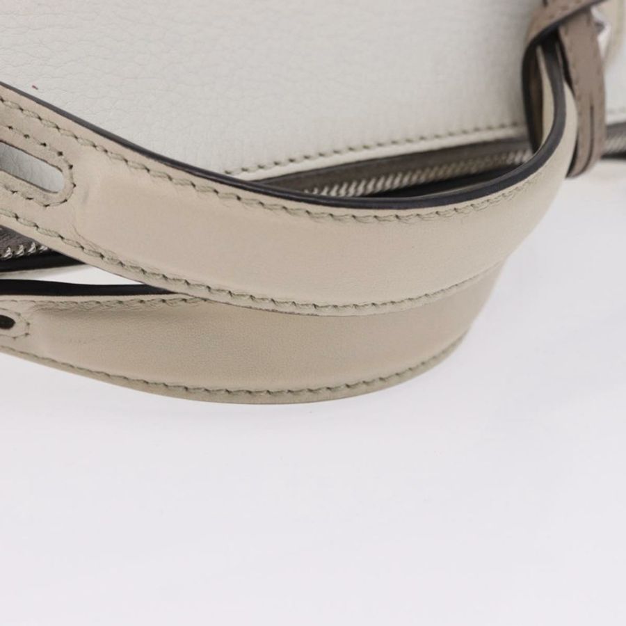 【日本直送】FENDI 白色銀色皮革肩背包 Auth bs36311A-7