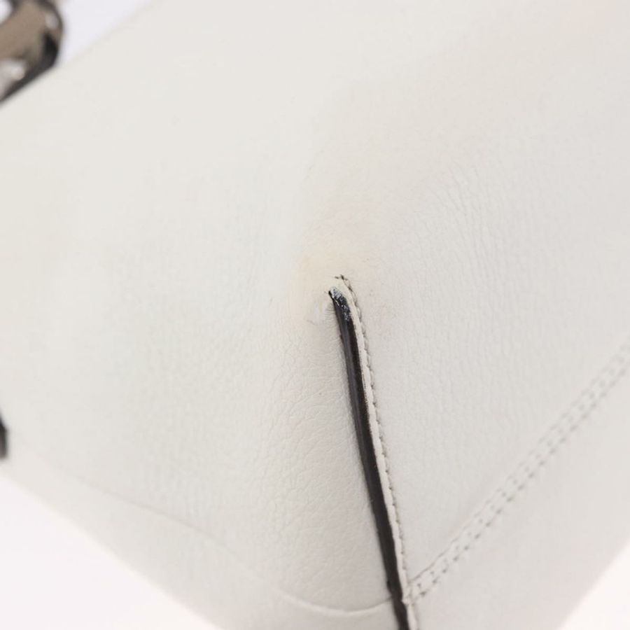 【日本直送】FENDI 白色銀色皮革肩背包 Auth bs36311A-12