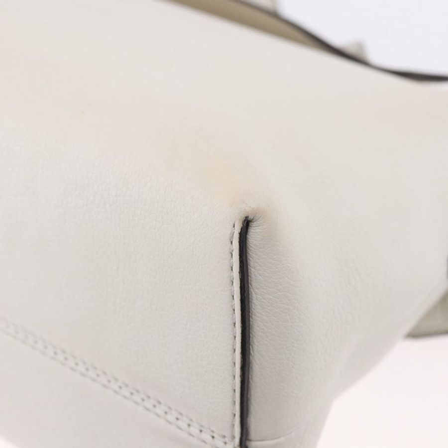 【日本直送】FENDI 白色銀色皮革肩背包 Auth bs36311A-15