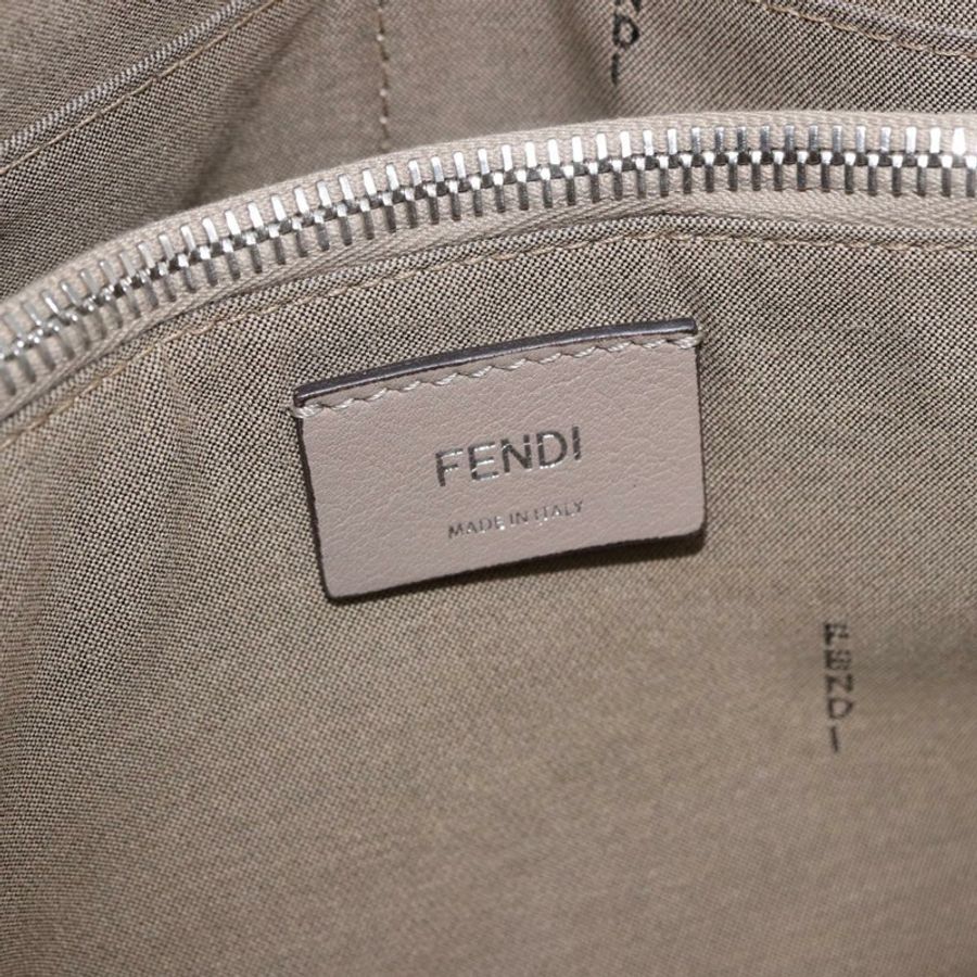 【日本直送】FENDI 白色銀色皮革肩背包 Auth bs36311A-19