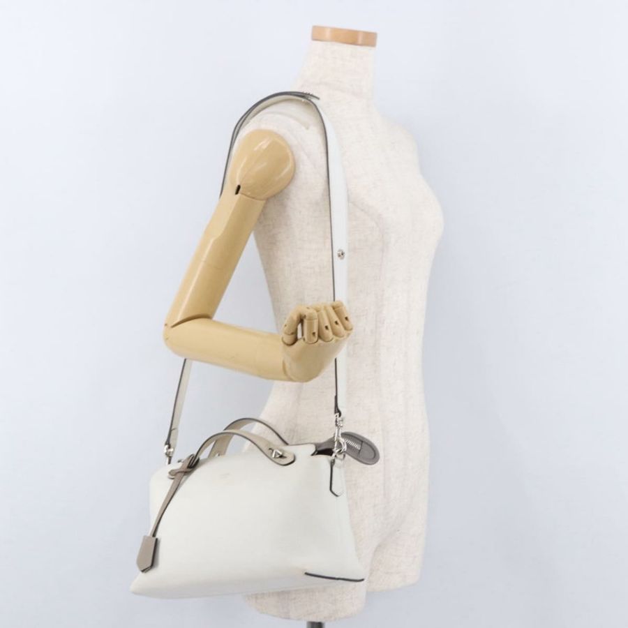 【日本直送】FENDI 白色銀色皮革肩背包 Auth bs36311A-29