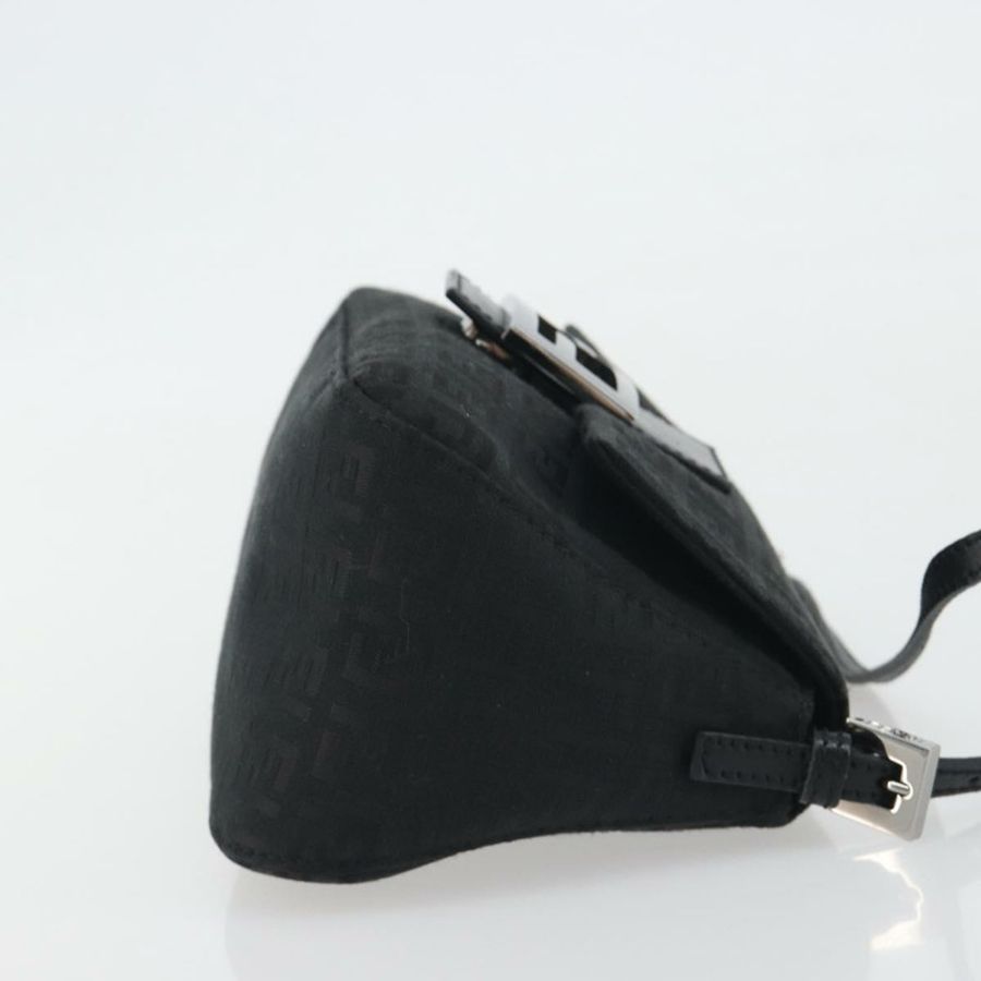 【日本直送】FENDI Zucchino帆布Mamma Baguette單肩包 黑色銀色 正品 ki6734M-3