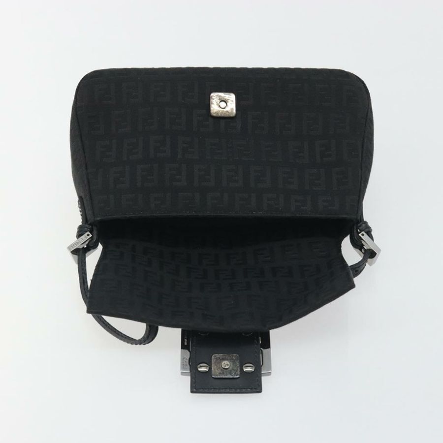 【日本直送】FENDI Zucchino帆布Mamma Baguette單肩包 黑色銀色 正品 ki6734M-15