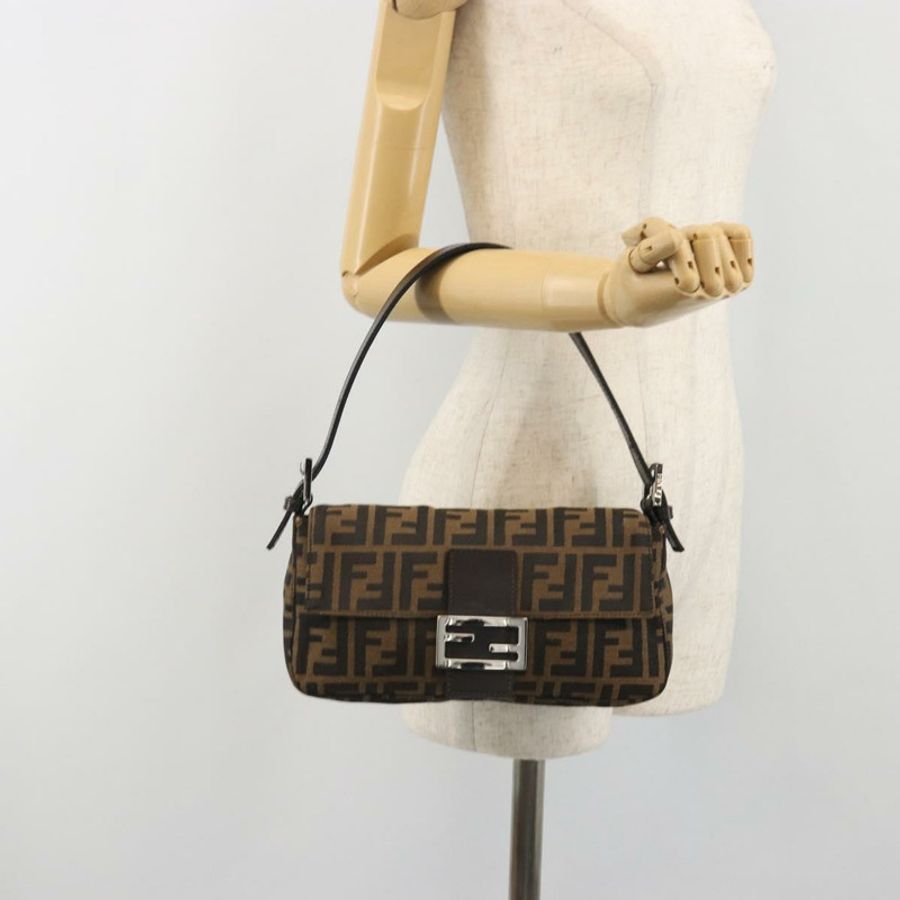 【日本直送】FENDI Zucca帆布Mamma Baguette單肩包 棕色銀色 正品 yk20686SAM-25