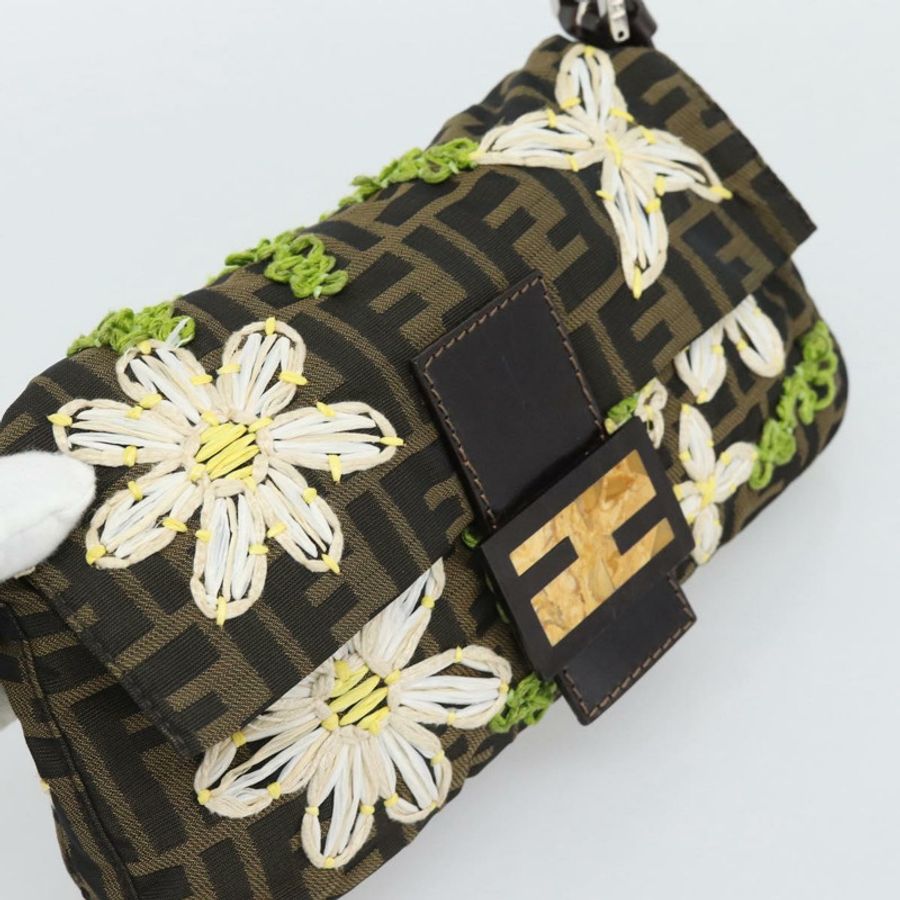 【日本直送】FENDI Zucca 帆布花朵刺繡 Mamma Baguette 棕色銀色正品 yk20688SM-14