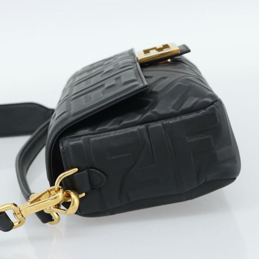 【日本直送】FENDI Zucca Mamma Baguette 手提包,皮革材質,兩用,黑色/金色,貨號 8BH600,正品,yk20707SAM-3