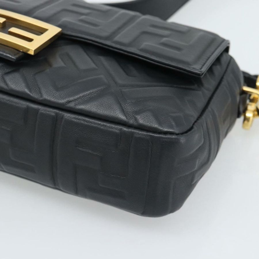 【日本直送】FENDI Zucca Mamma Baguette 手提包,皮革材質,兩用,黑色/金色,貨號 8BH600,正品,yk20707SAM-10