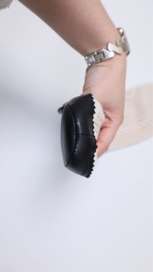 Chanel米白色针织拼皮长袜-4