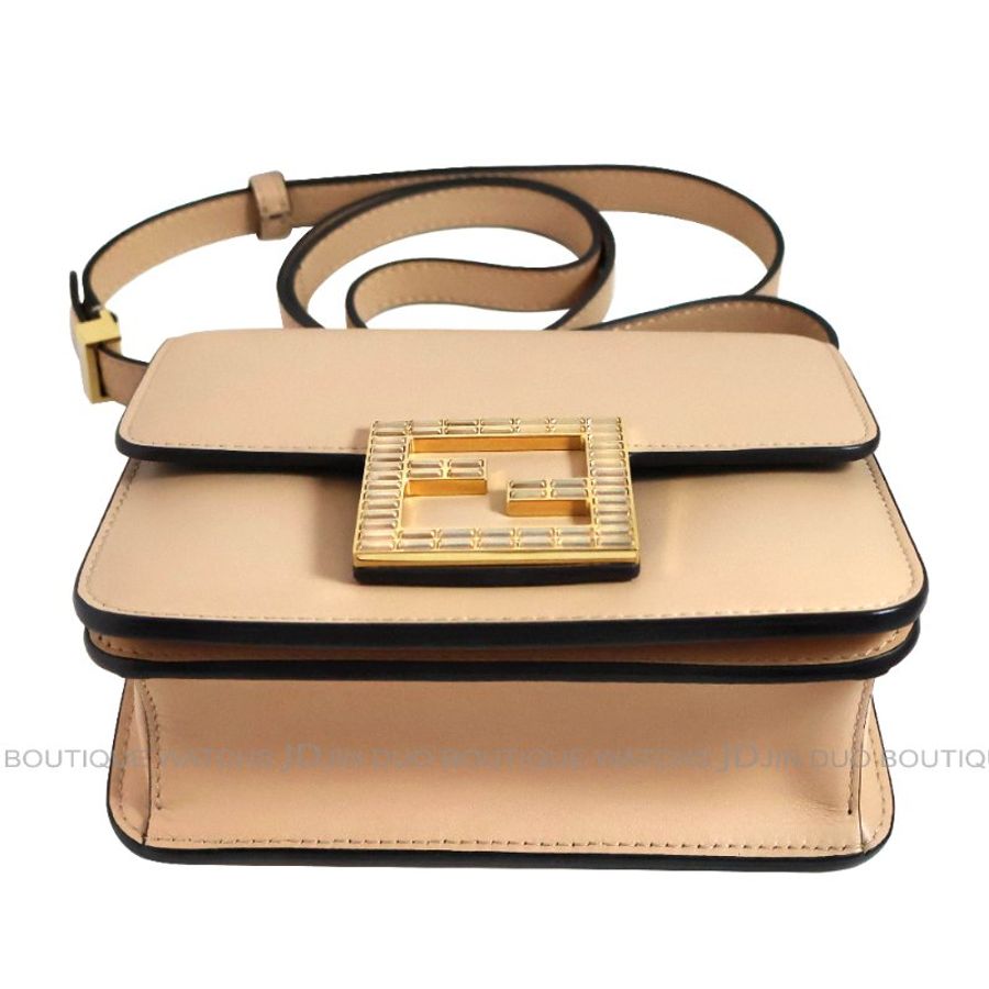 金鐸精品~2554 FENDI 芬迪 粉膚色小牛皮FF水鑽金屬磁釦豆腐包 側肩背包-3