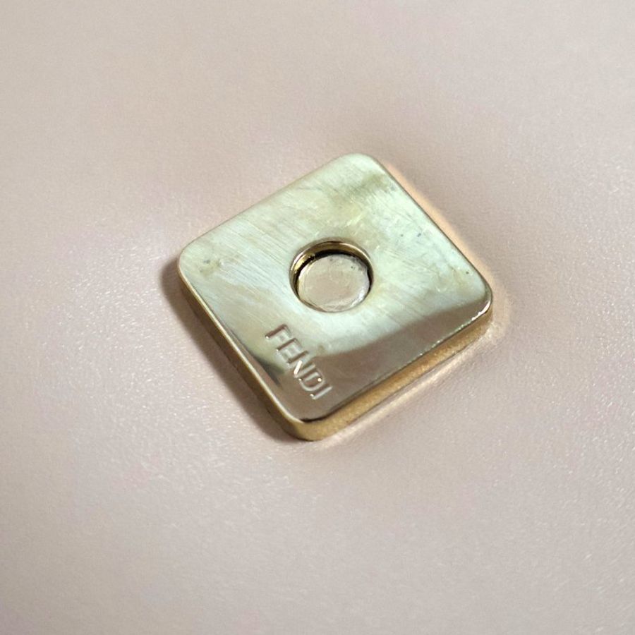 金鐸精品~2554 FENDI 芬迪 粉膚色小牛皮FF水鑽金屬磁釦豆腐包 側肩背包-9