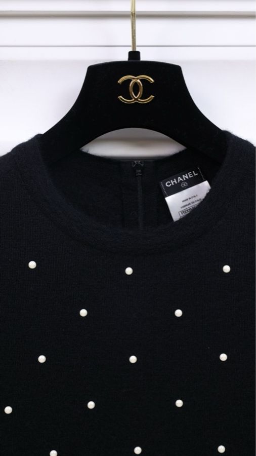 Chanel 19年黑色马海毛珍珠百褶连衣裙-8